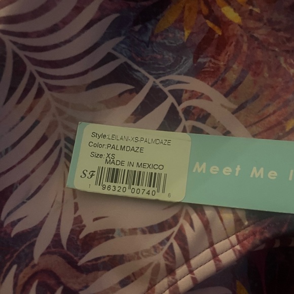 UPF 50+One piece open back swimsuit - Picture 4 of 5